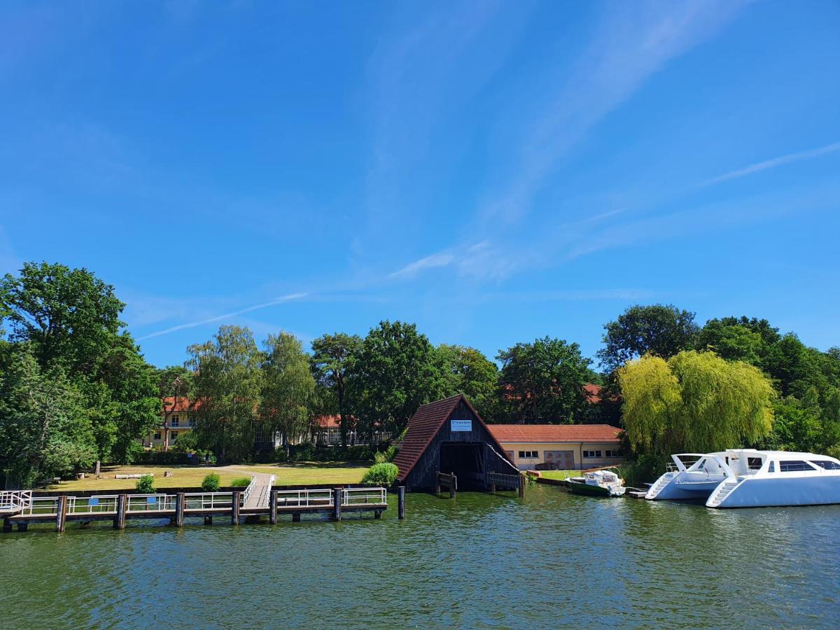 Waldhotel Am See Berlin-Schmoeckwitz Bagian luar foto