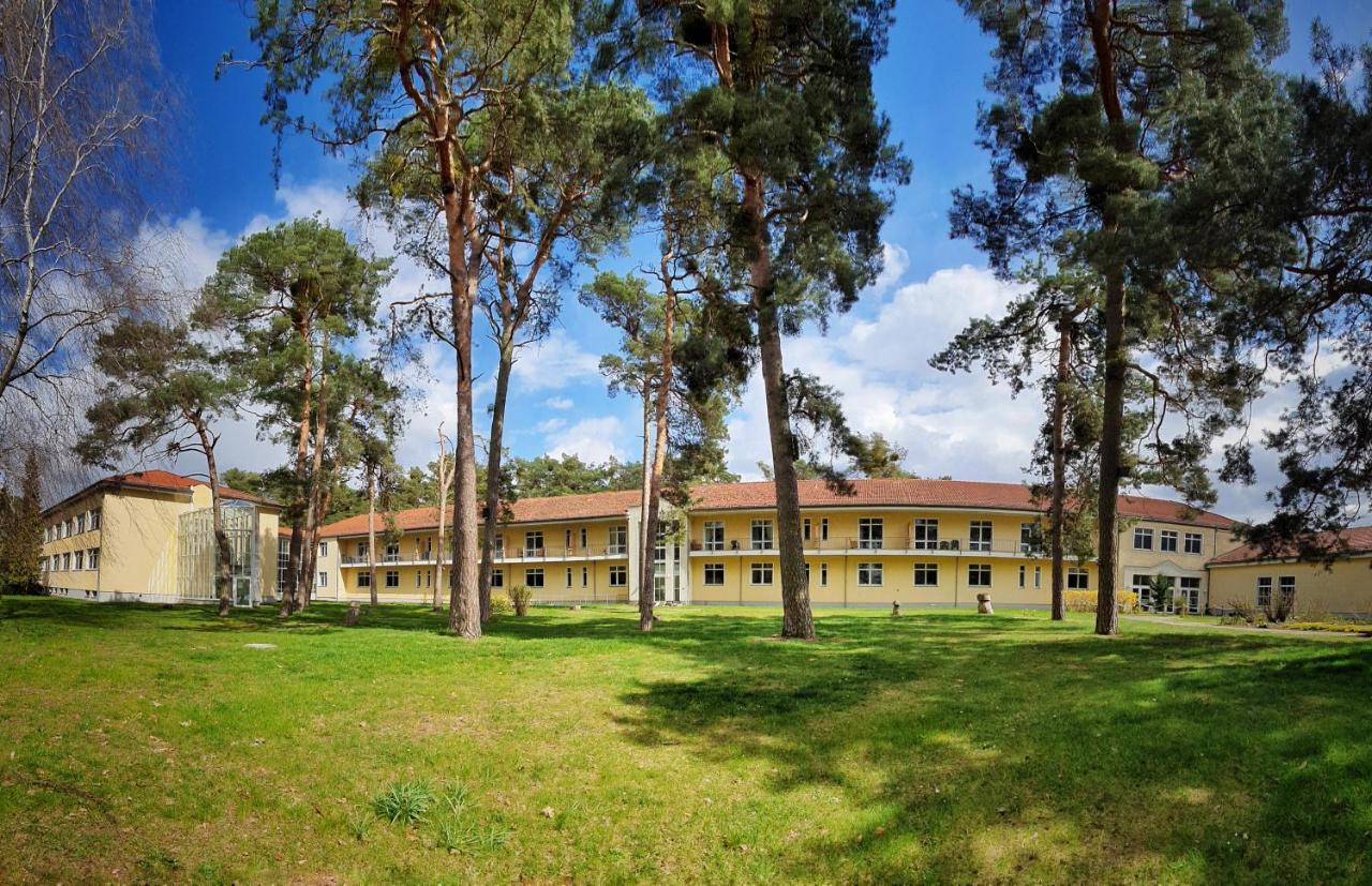 Waldhotel Am See Berlin-Schmoeckwitz Bagian luar foto